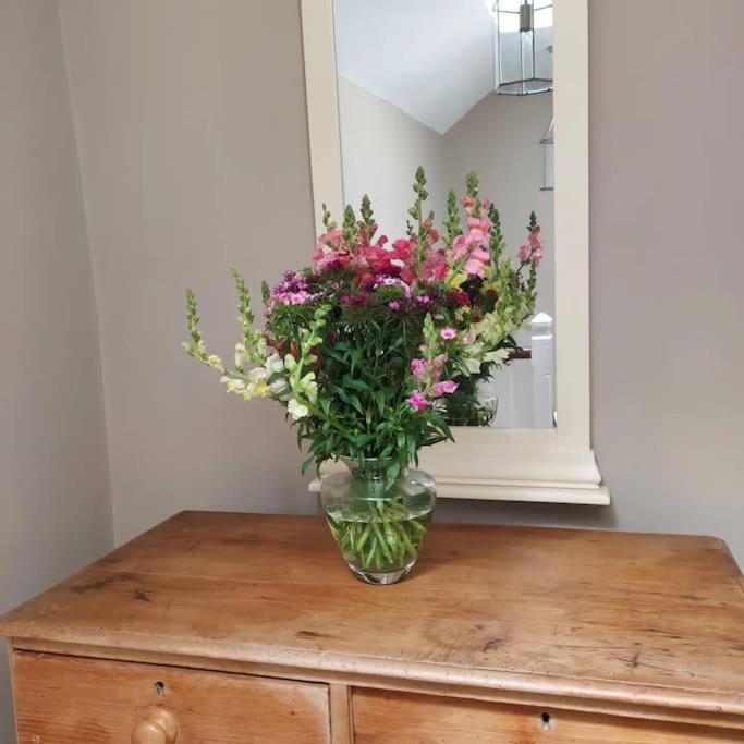 Bed and Breakfast The West Wing Whitford Экстерьер фото